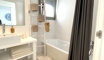 Resa Estates Ibiza longter rental Cala Tarida penthouse bathroom 2.jpeg